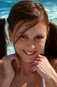 Silvia James