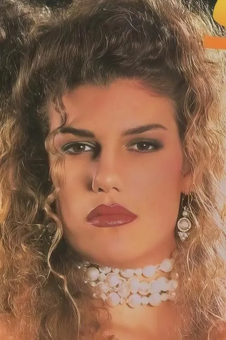 Mercedes Lynn