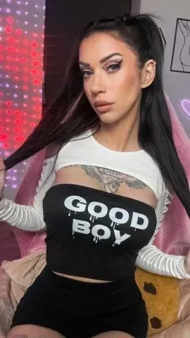 Model Jen Lynn