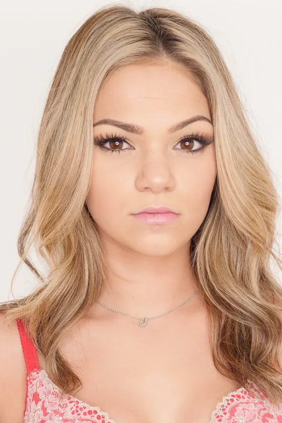 Athena Faris
