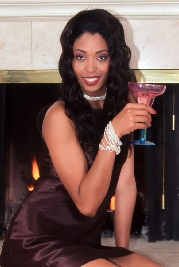 Yasmine Pendavis