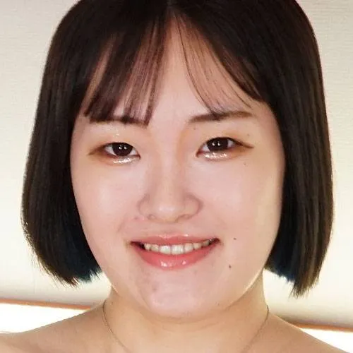 Hana Kawamura