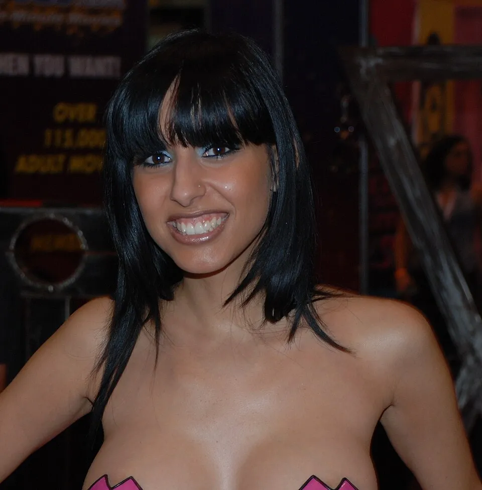 Loona Luxx