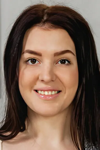 Ellie Ray