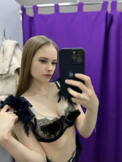 Emilia Shot