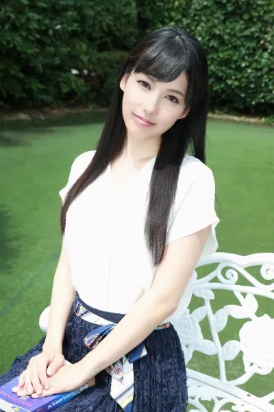 Shiori Tokunaga