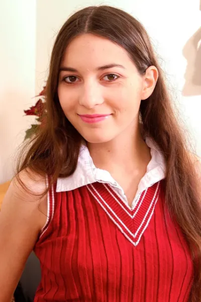 Larissa Fox