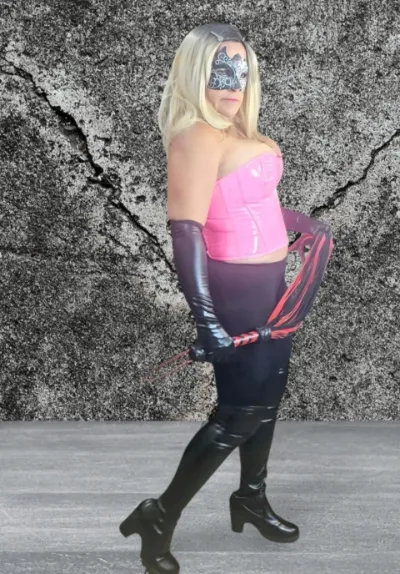 Blondies Pegging Cen