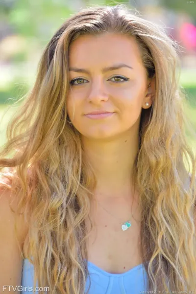 Cara Stone