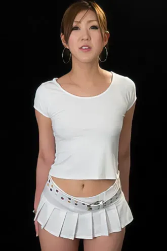 Mirei Momoka