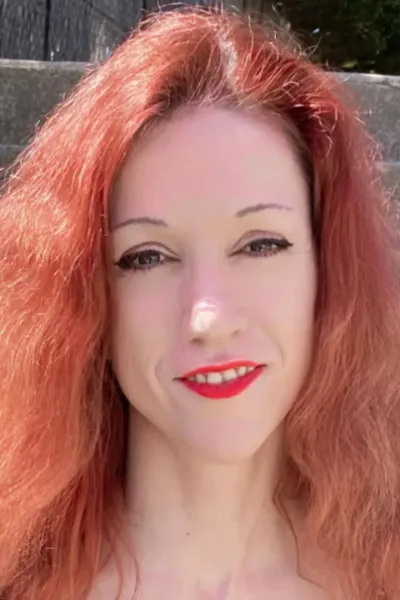 Lenna Bella