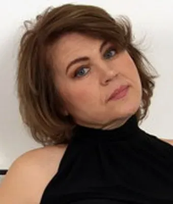 Larisa C