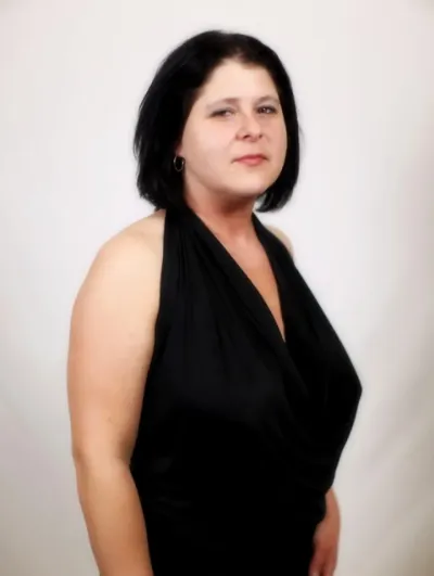Nikki S