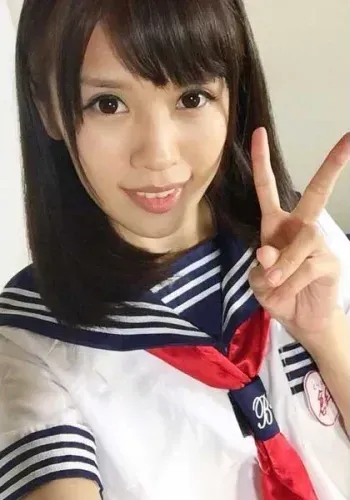 Moe Kurashina