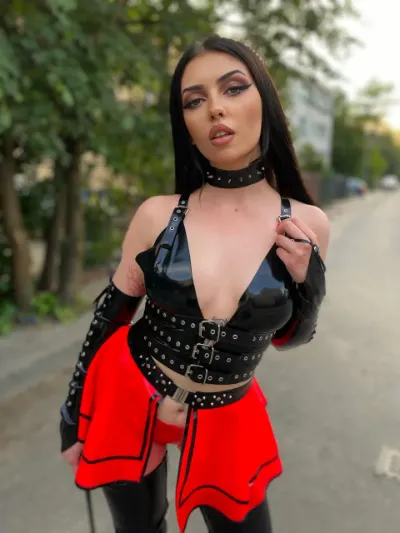 Mistress Glamorous