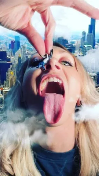 Giantess Lilith Eatz