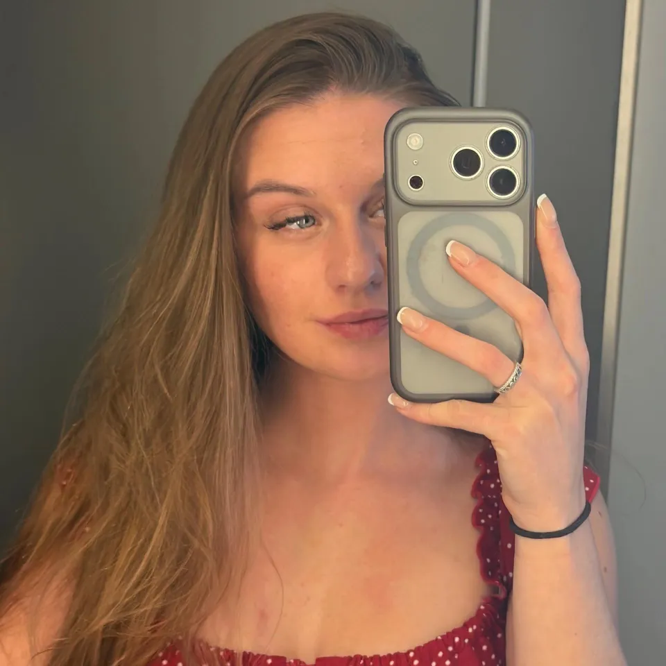 Scarlett Lowe